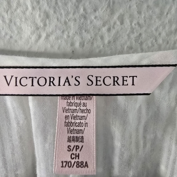 Vintage Victoria Secret Top/ Nightgown White Textured Dainty Minimalist - Picture 12 of 14